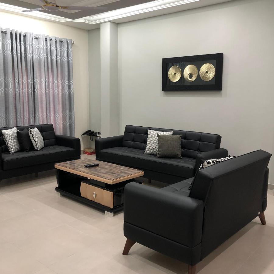 Queens View Apartment Accra Bagian luar foto