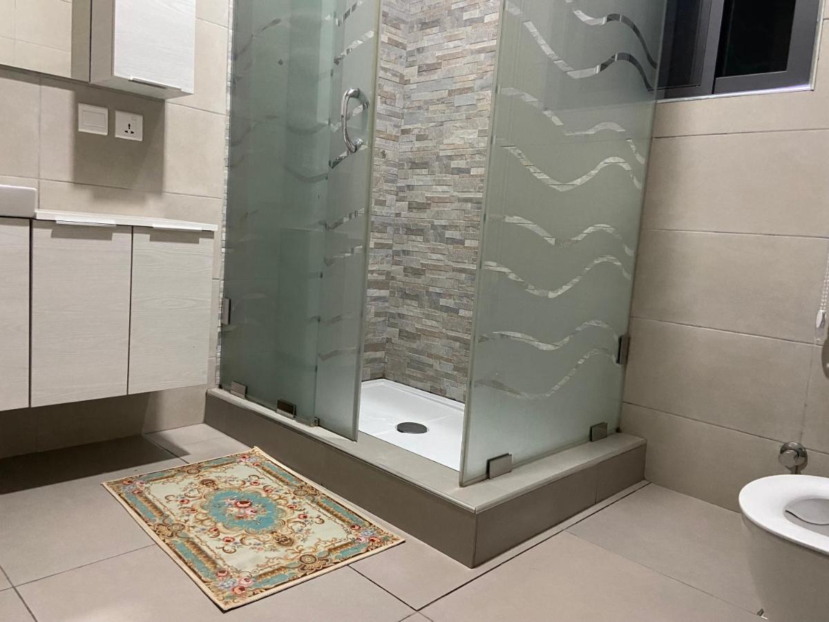 Queens View Apartment Accra Bagian luar foto