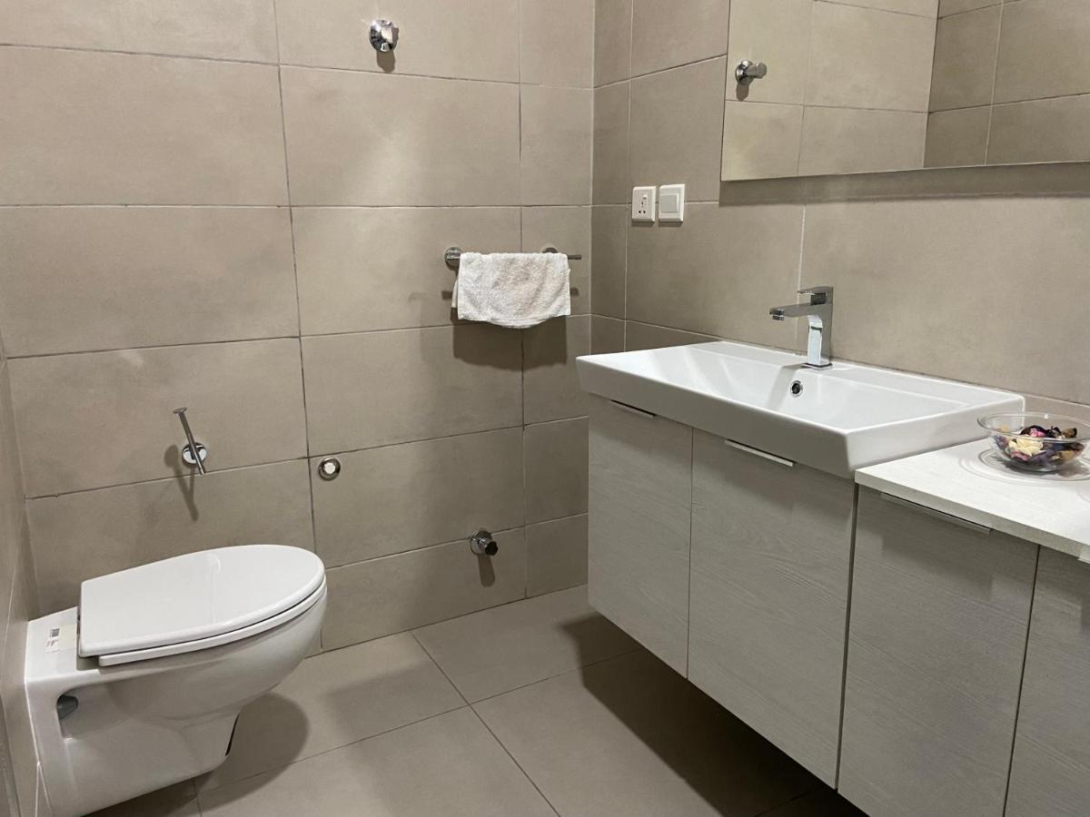 Queens View Apartment Accra Bagian luar foto