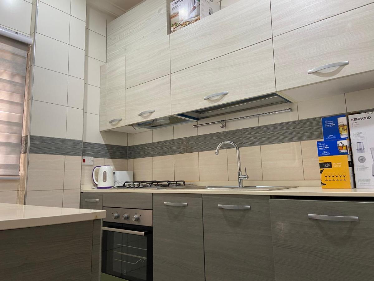 Queens View Apartment Accra Bagian luar foto