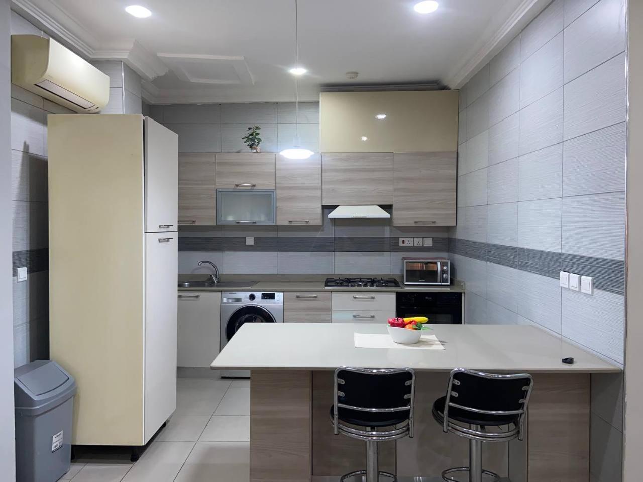 Queens View Apartment Accra Bagian luar foto