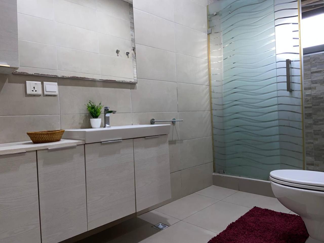 Queens View Apartment Accra Bagian luar foto