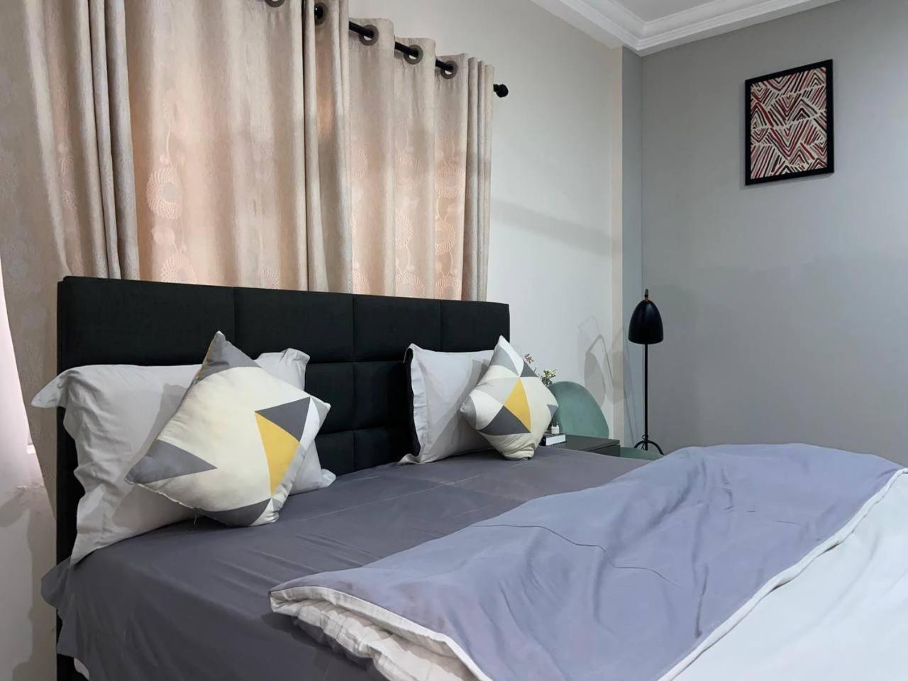 Queens View Apartment Accra Bagian luar foto